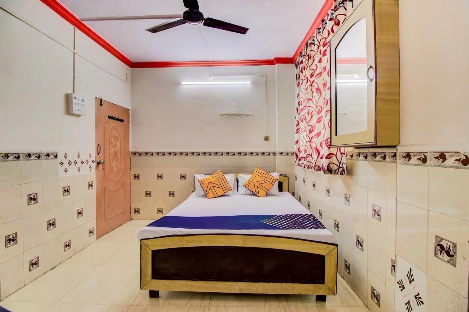 Spot On Sairaj Lodging & Boarding Hotel Ulhasnagar Luaran gambar