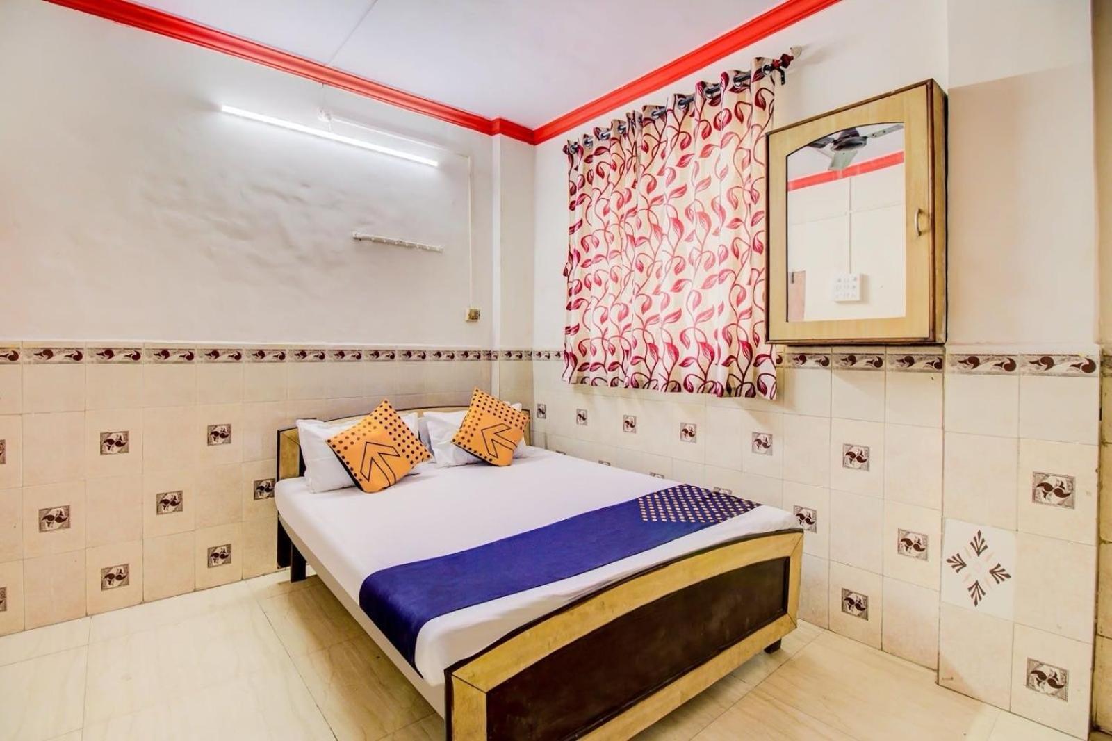 Spot On Sairaj Lodging & Boarding Hotel Ulhasnagar Luaran gambar