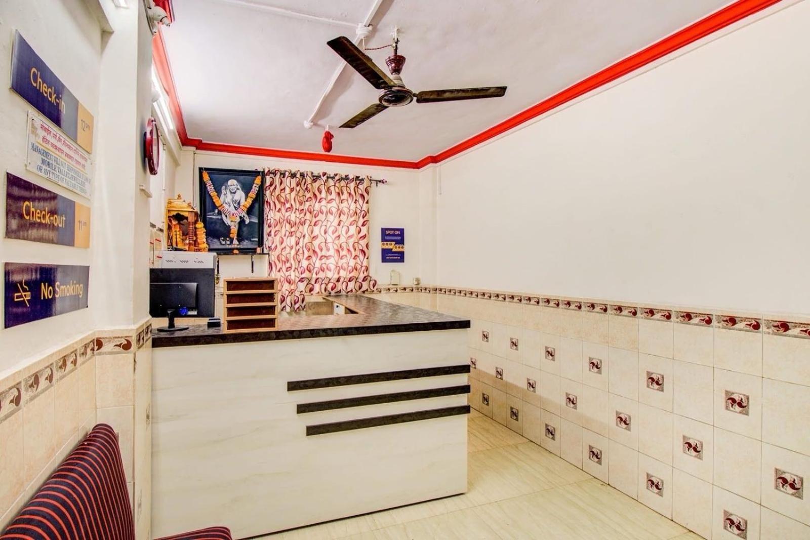 Spot On Sairaj Lodging & Boarding Hotel Ulhasnagar Luaran gambar